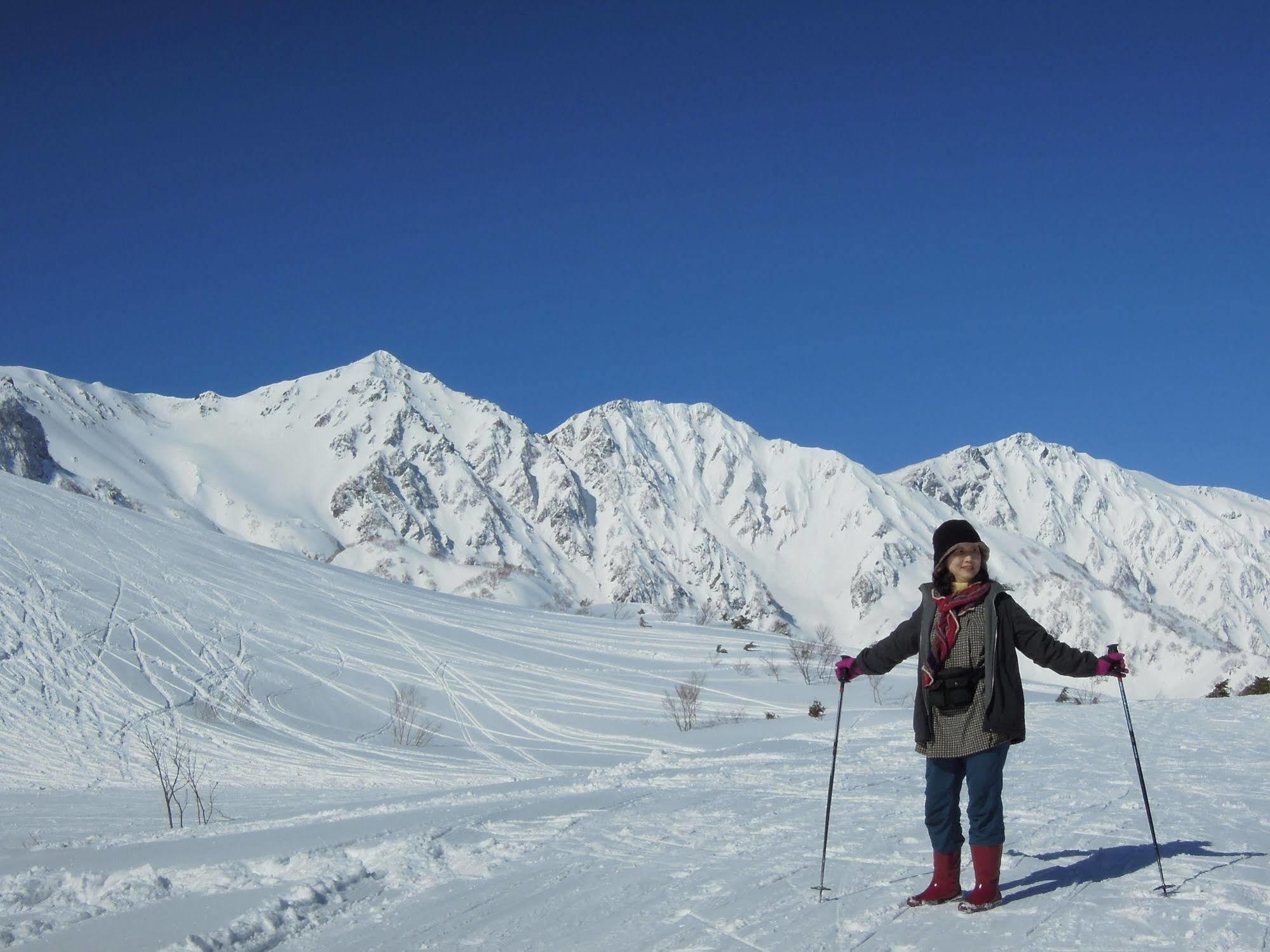Happy Talk Hotel Hakuba Exterior photo
